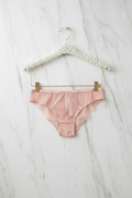 Blush roze slip aan hanger met clips