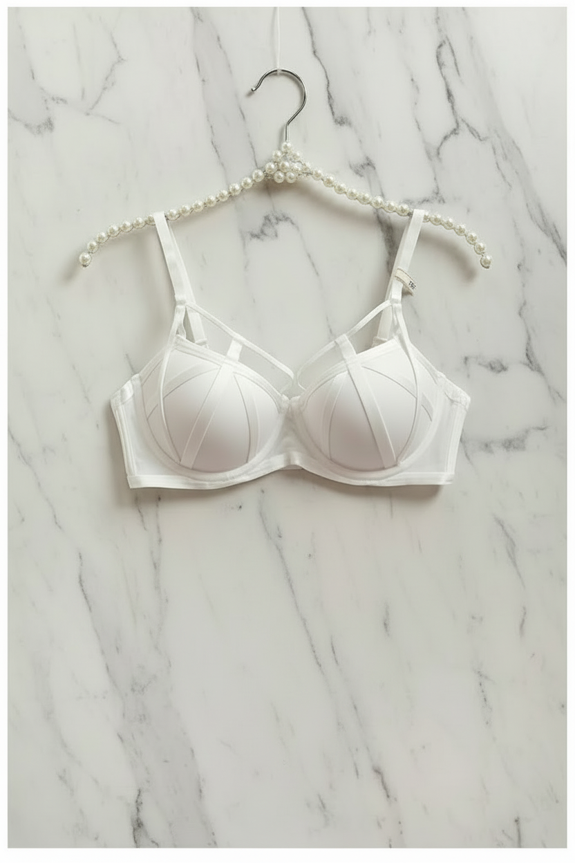 Witte bh op hanger